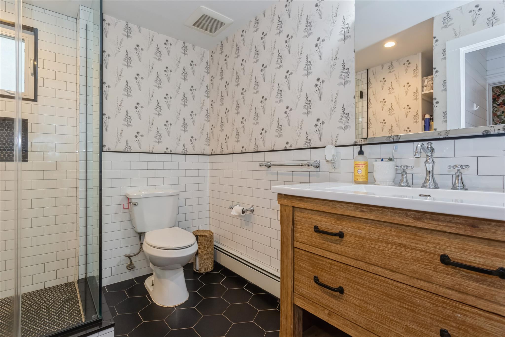 85 Lexington Avenue, Malverne, New York image 4