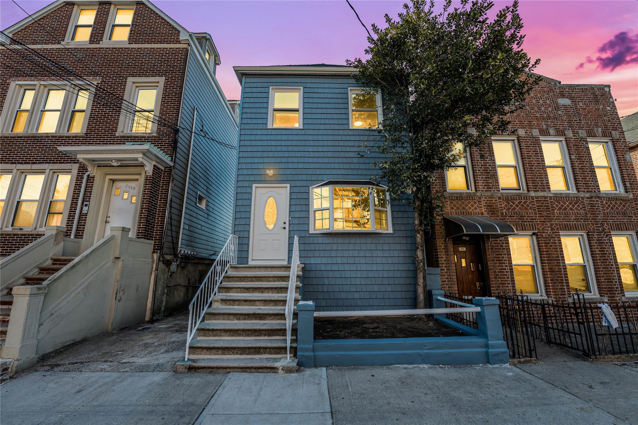 Property for Sale at Radcliff Avenue, Bronx, New York - Bedrooms: 3 
Bathrooms: 3 
Rooms: 7  - $749,000