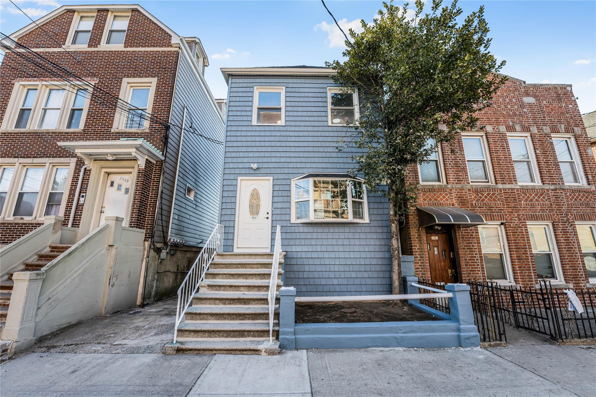 2561 Radcliff Avenue, Bronx, New York image 6