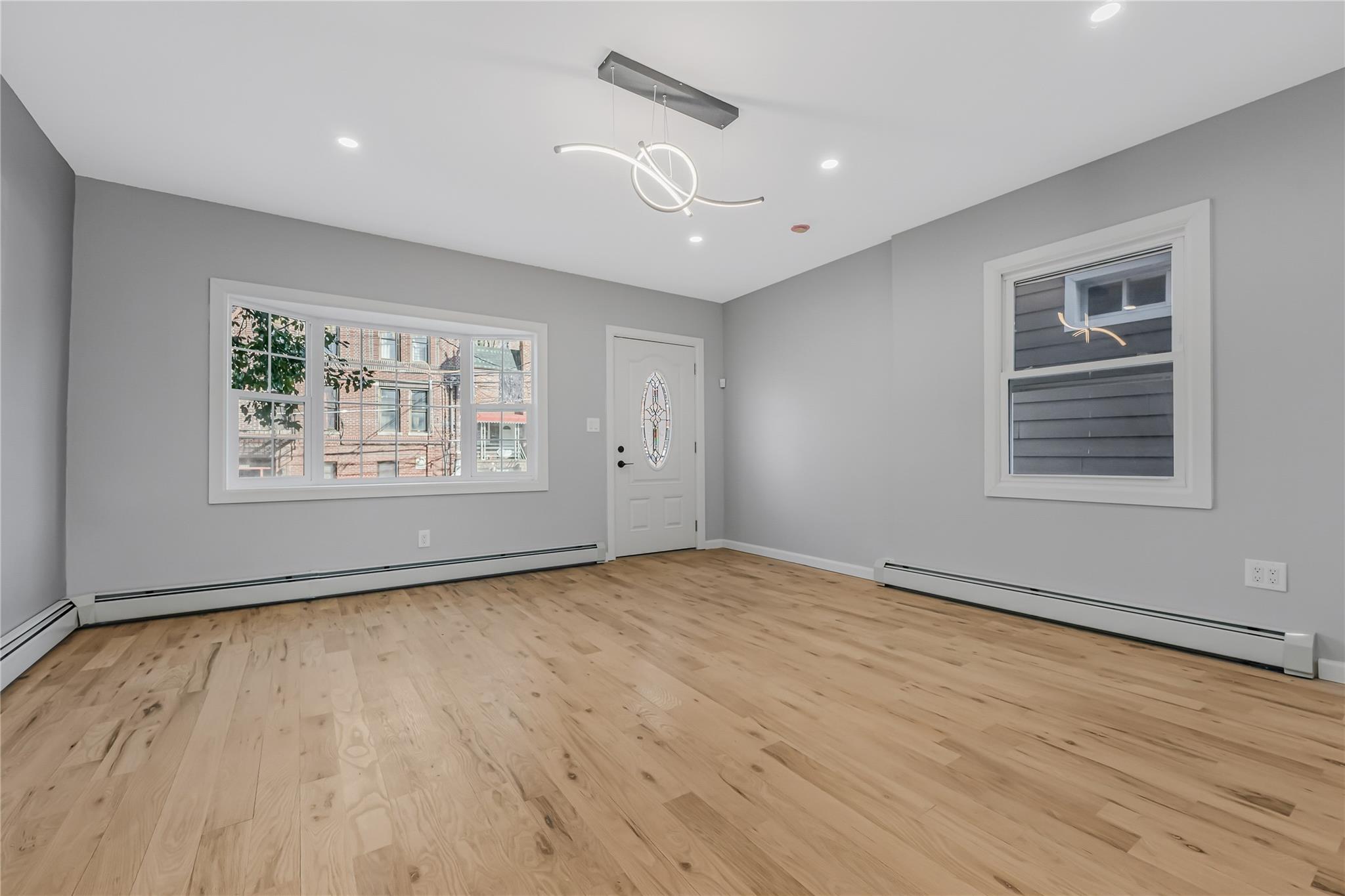 2561 Radcliff Avenue, Bronx, New York image 16