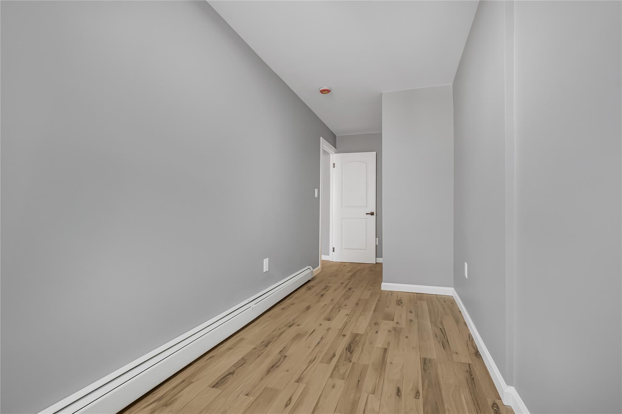 2561 Radcliff Avenue, Bronx, New York image 30