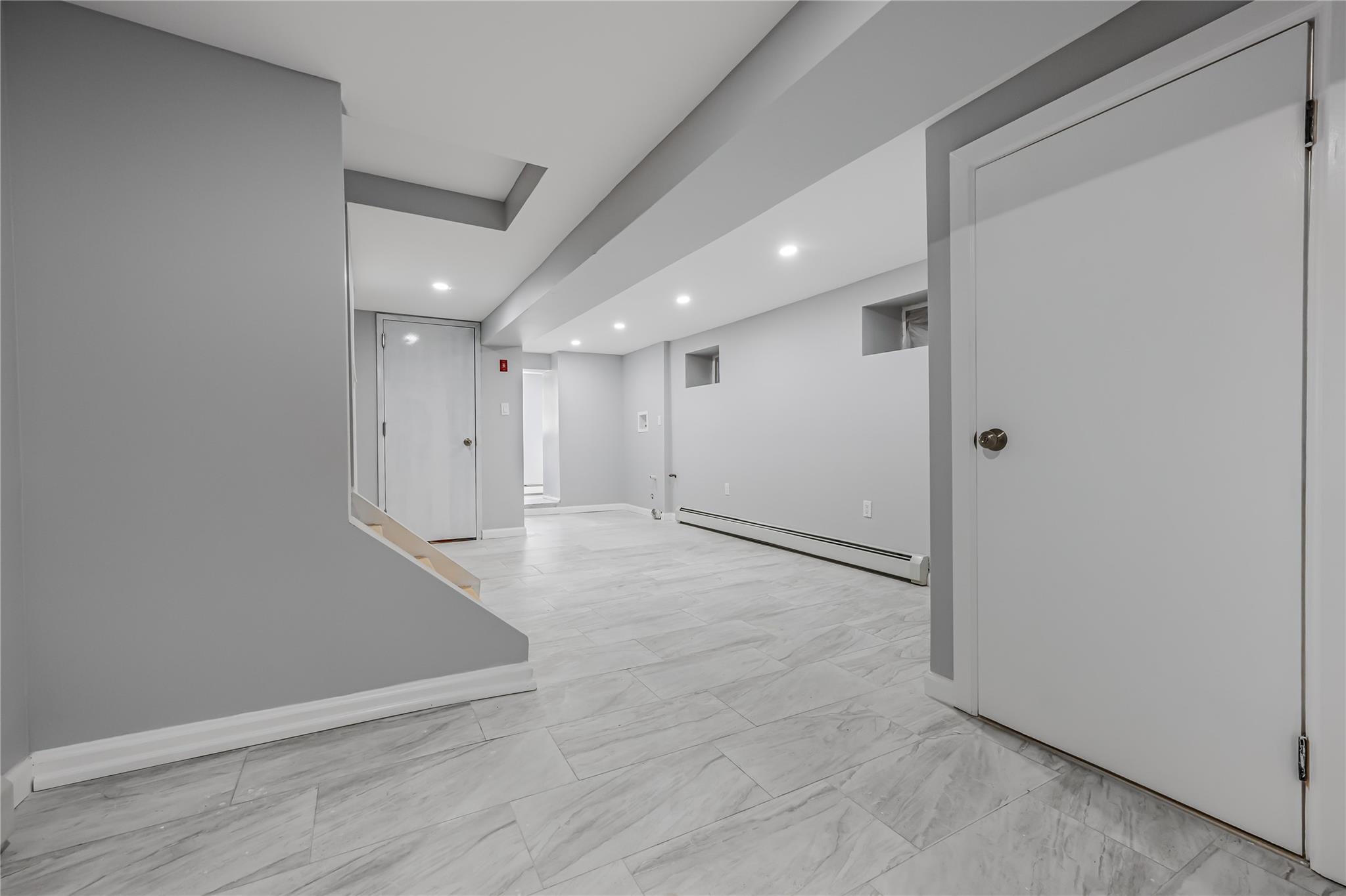 2561 Radcliff Avenue, Bronx, New York image 36