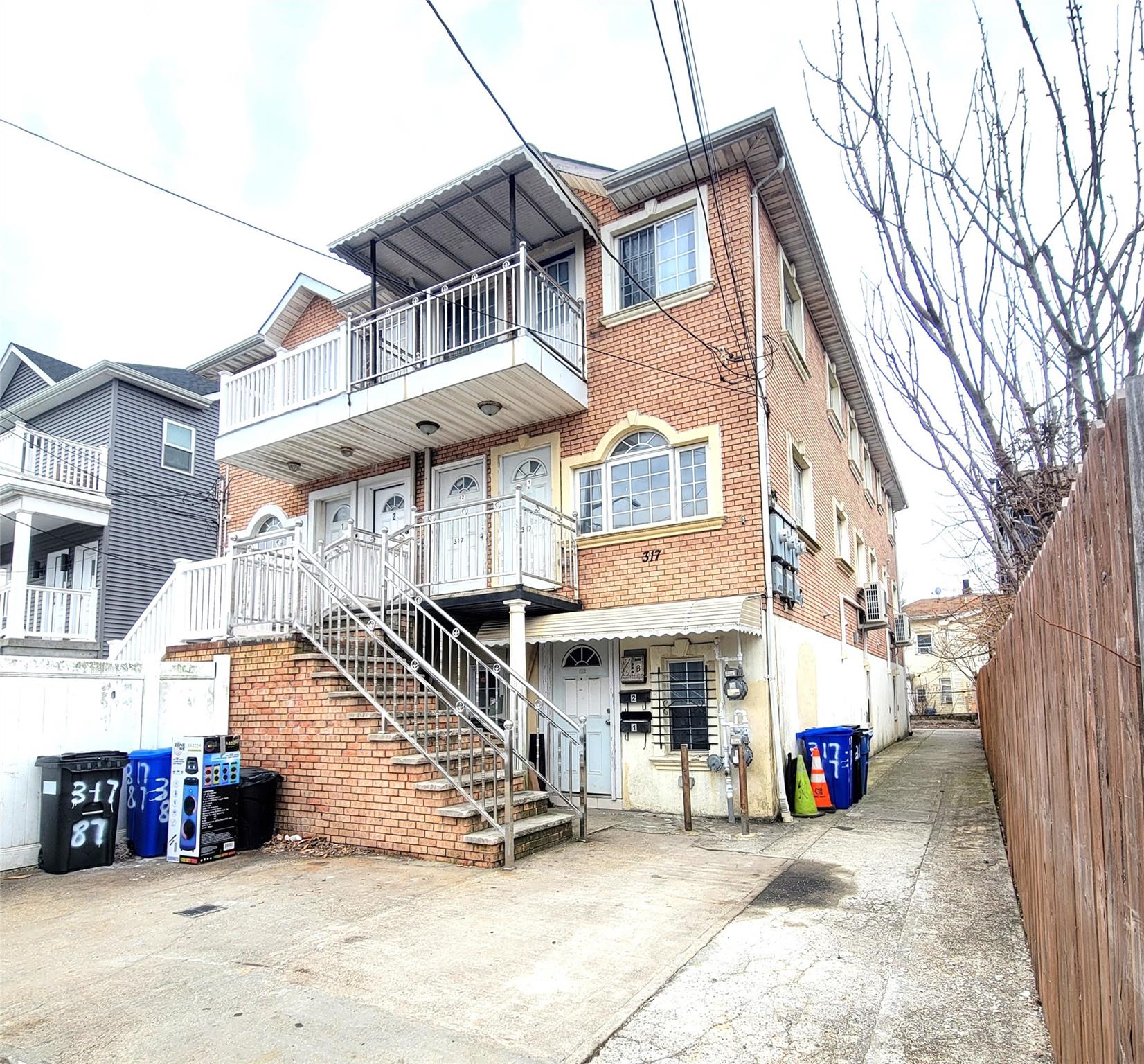 Property for Sale at Beach 87 Street, Far Rockaway, Queens, NY - Bedrooms: 6 
Bathrooms: 4  - $949,000