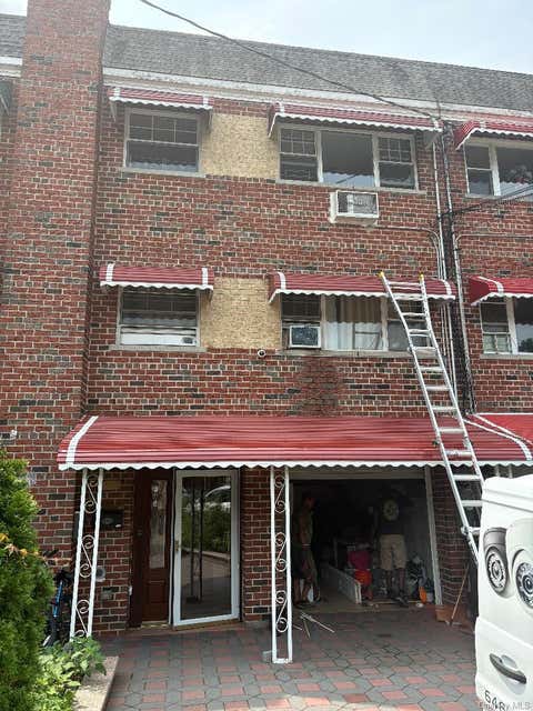 Apartment For Rent - 3629 Marolla Place<br/> Bronx, NY 10466