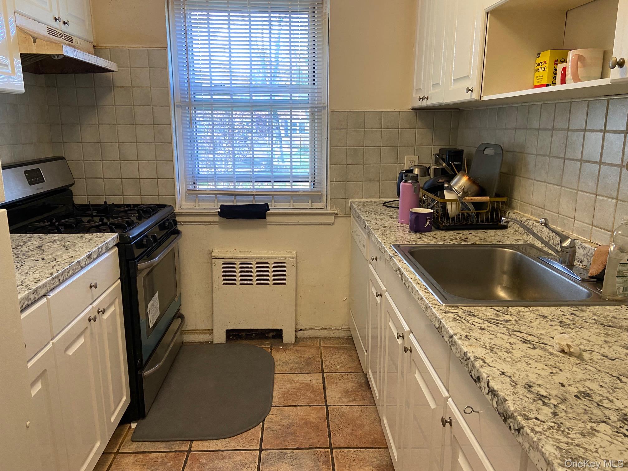 152-63 Jewel Avenue 1FL