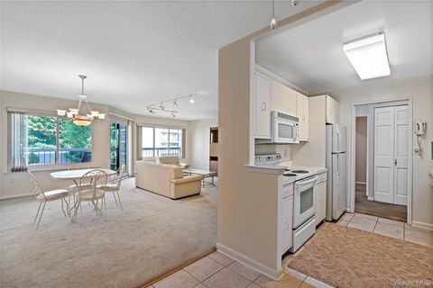 Apartment For Rent - 200 High Point Drive #308<br/> Hartsdale, NY 10530