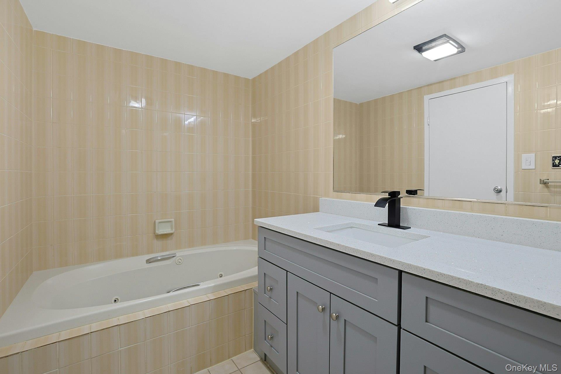 Yonkers, New York 10710, United States, 2 Bedrooms Bedrooms, ,2 BathroomsBathrooms,Residential,Active,209118