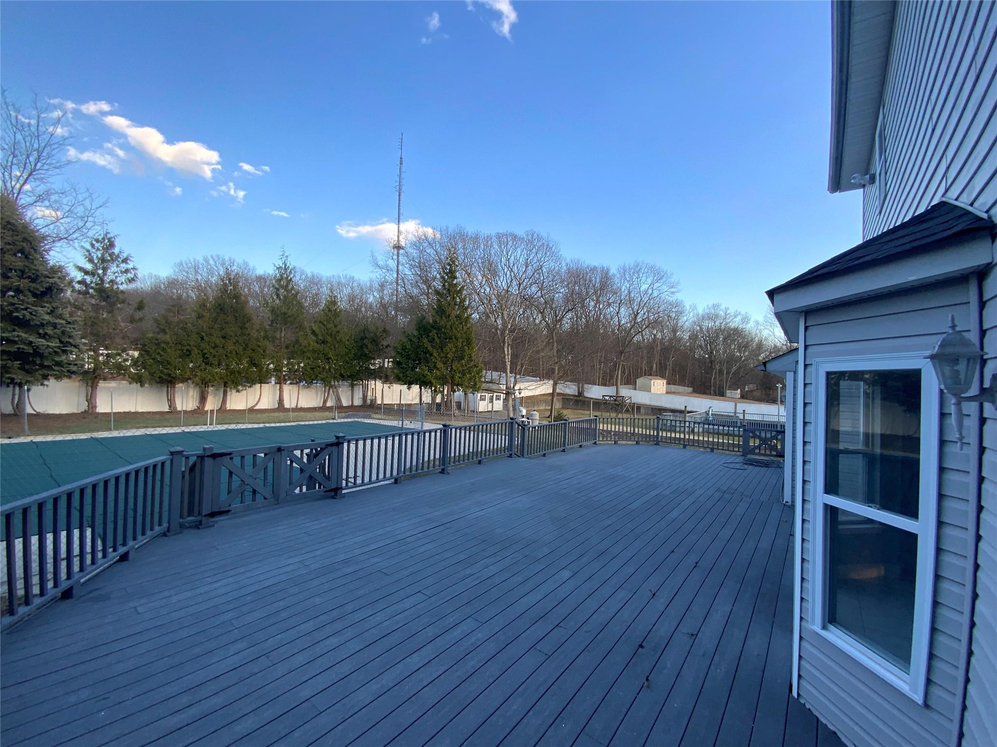 283 Blue Point Road, Farmingville, New York image 24