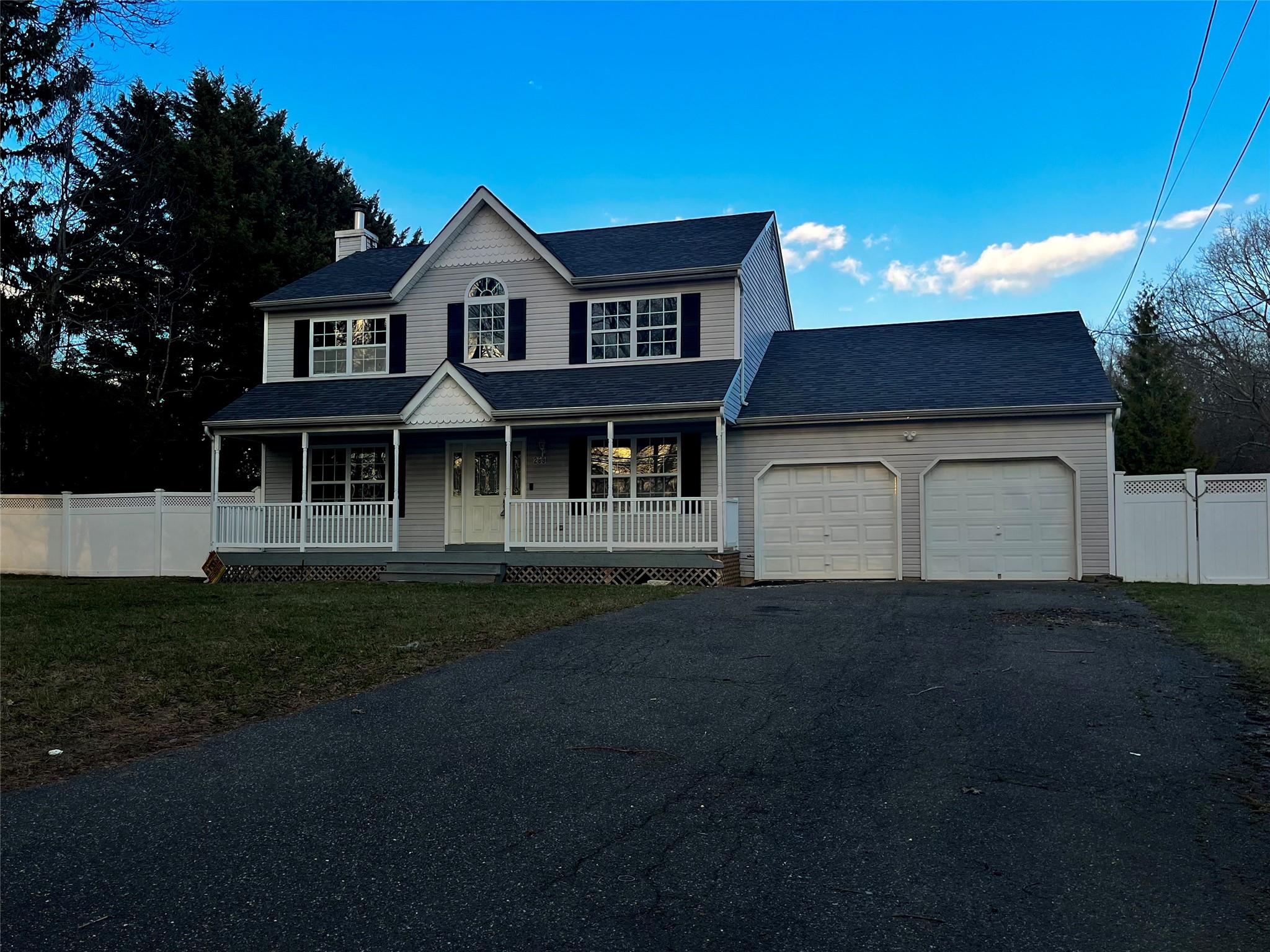 283 Blue Point Road, Farmingville, New York image 1