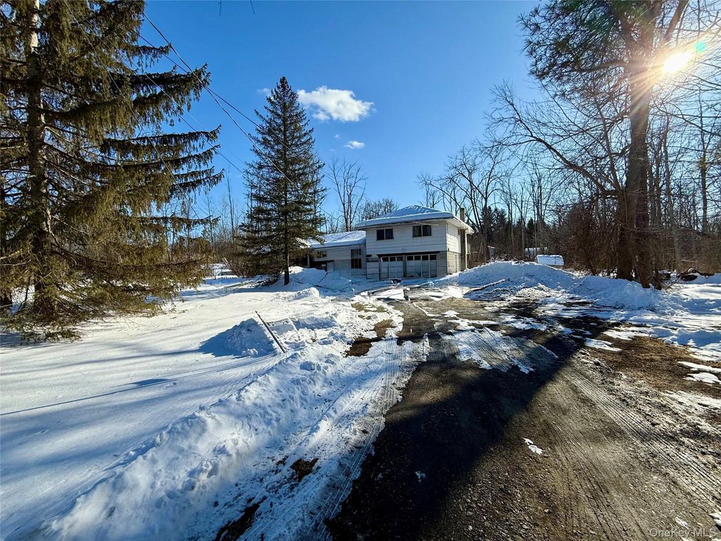 Photo of 2470 Route 55, Hopewell Junction, NY 12533 (MLS # 952956)