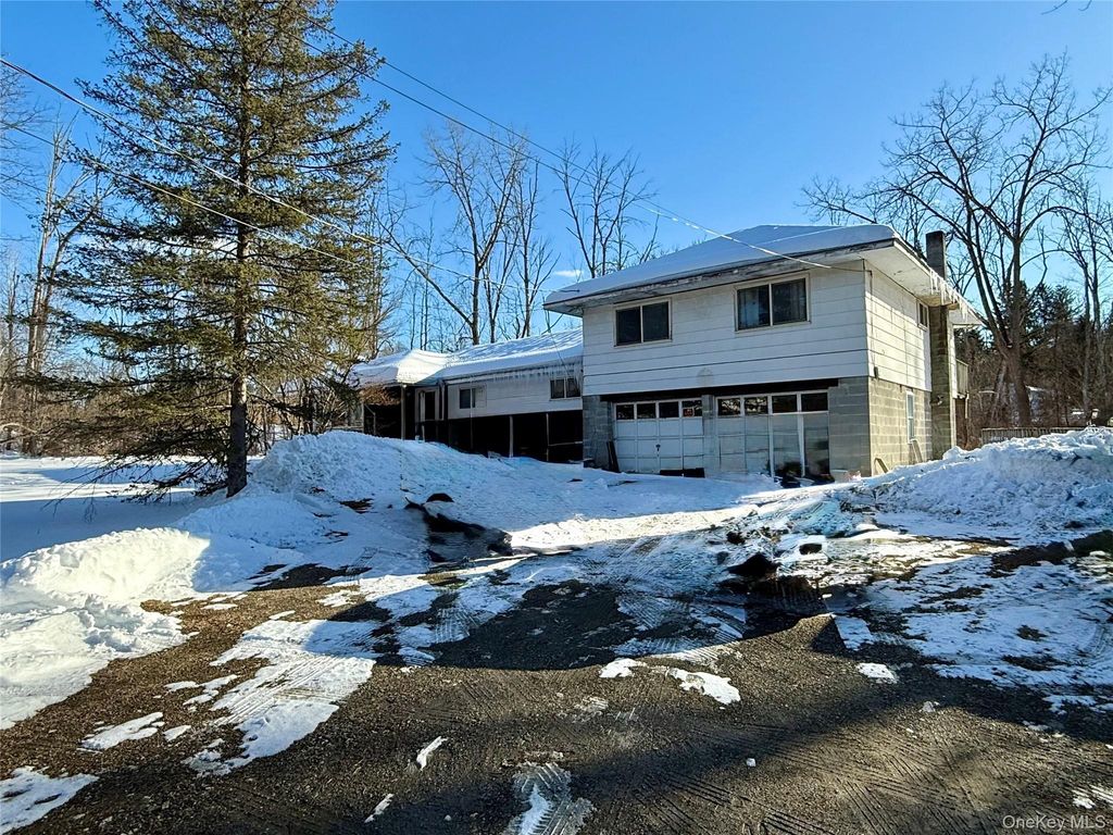 Photo of 2470 Route 55, Hopewell Junction, NY 12533 (MLS # 952956)