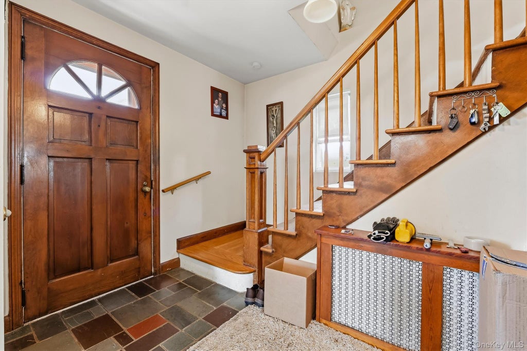 Photo of 176 Broadway, Verplanck, NY 10596 (MLS # 1054655)