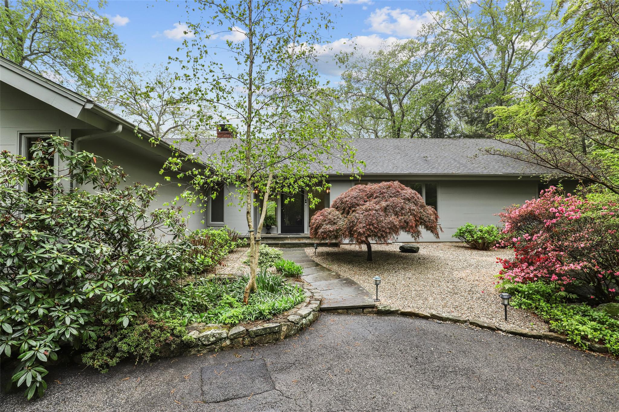 8 N Hemlock Hill Road, Pound Ridge, Florida image 2