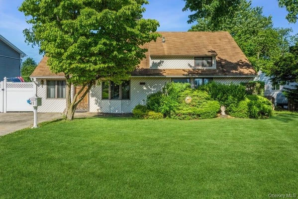 15 BUNKER LN, HICKSVILLE, NY 11801 - Image 8a965b489e9eab7704cb76e07aa0e926/3838101393