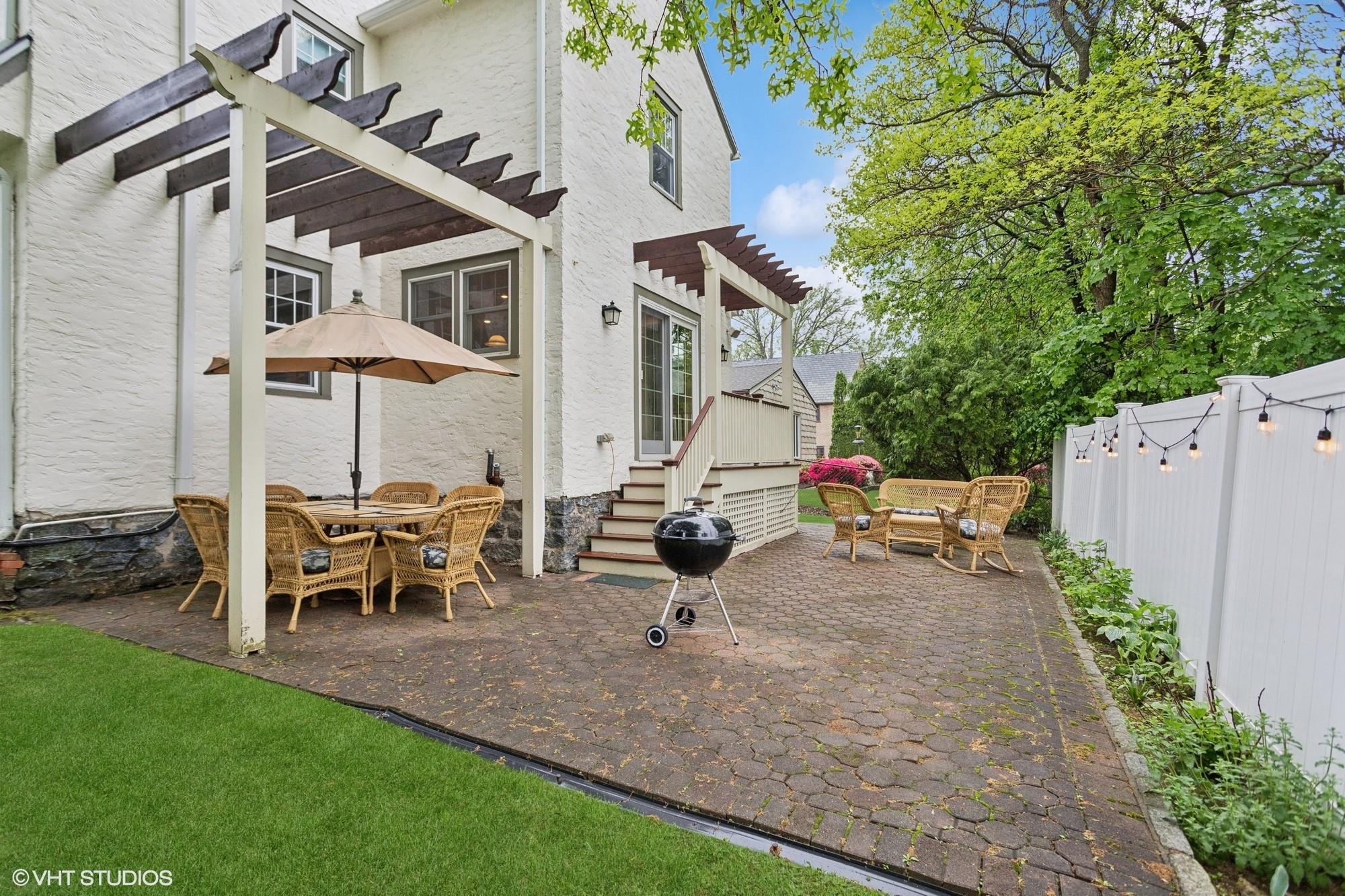 42 Hillcrest Avenue, Larchmont, New York image 35