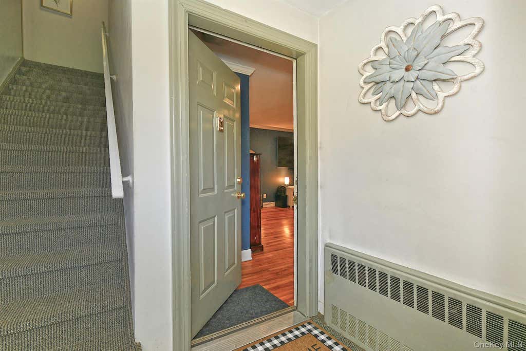 Photo of 172 Edmunton Drive #D9, North Babylon, NY 11703 (MLS # 1013302)