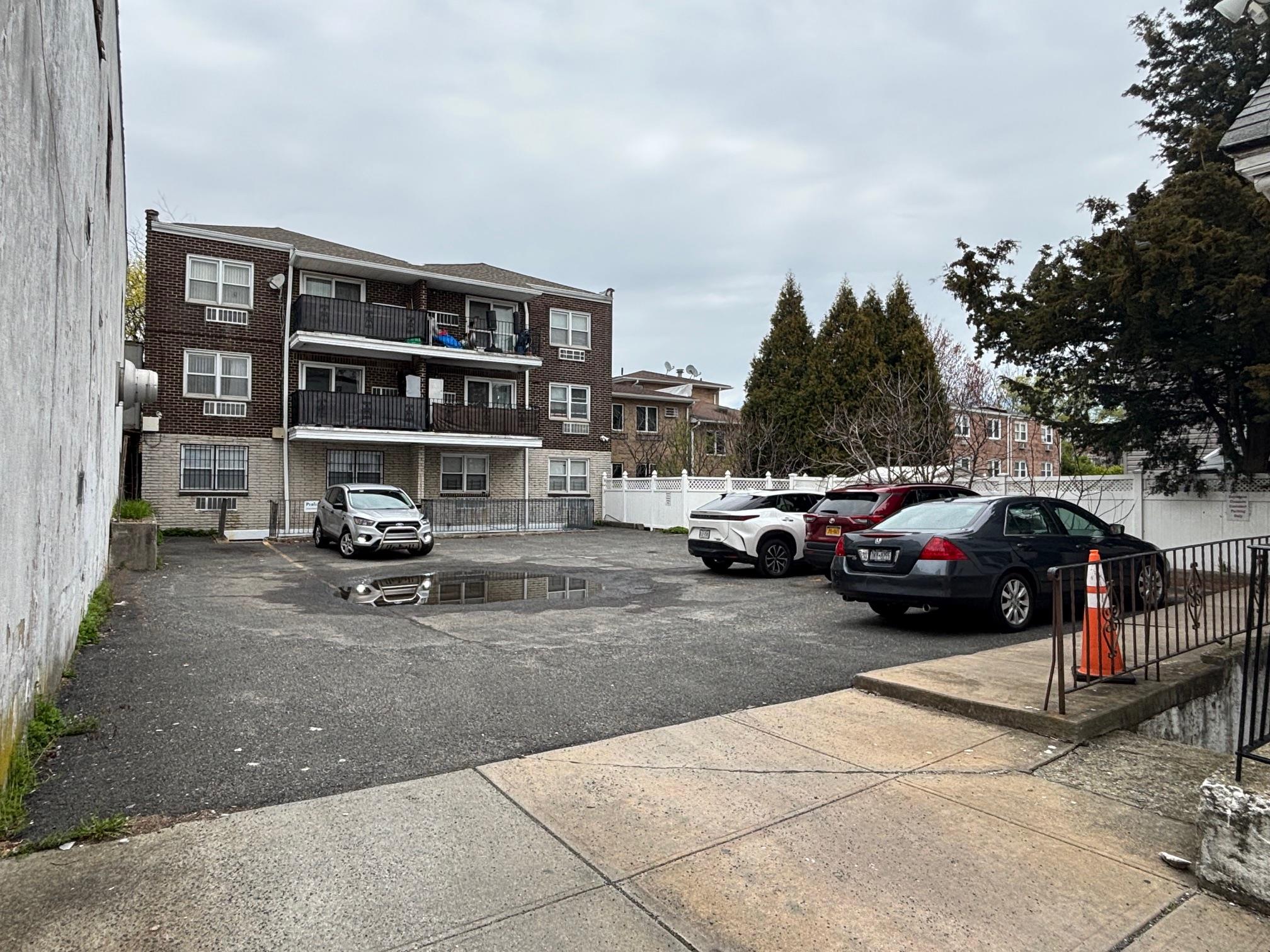 213-39 35 Ave