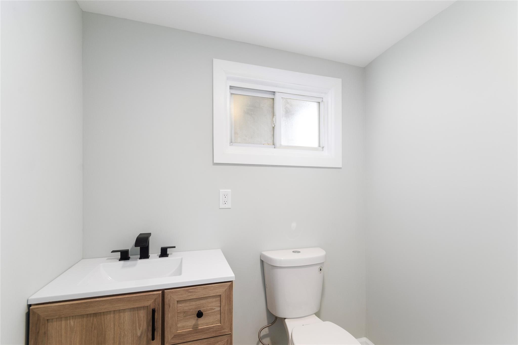39 Lawn Street, Greenlawn, New York image 9