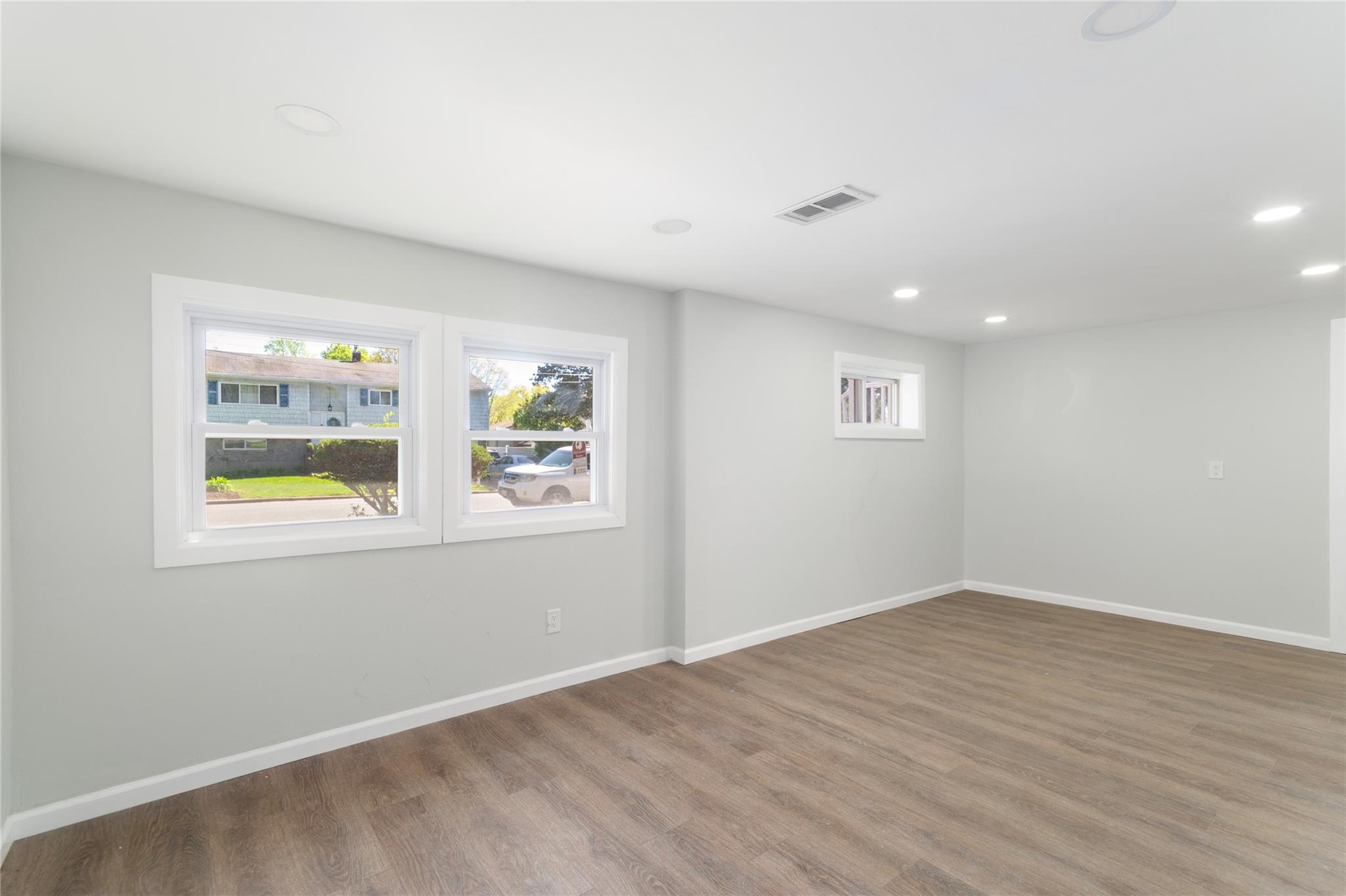 39 Lawn Street, Greenlawn, New York image 11