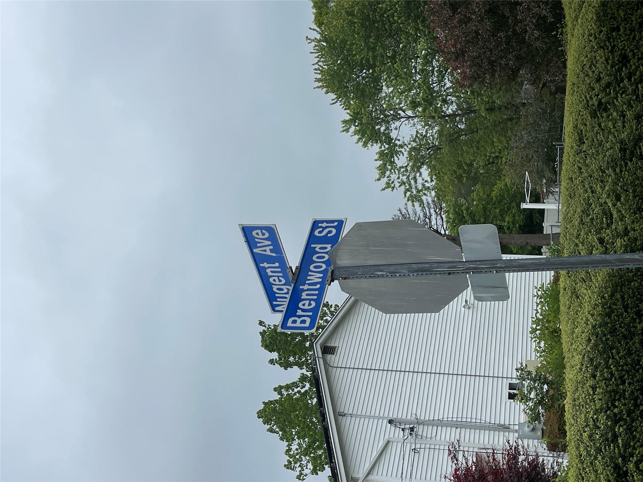 Brentwood Street, Bay Shore, New York image 3
