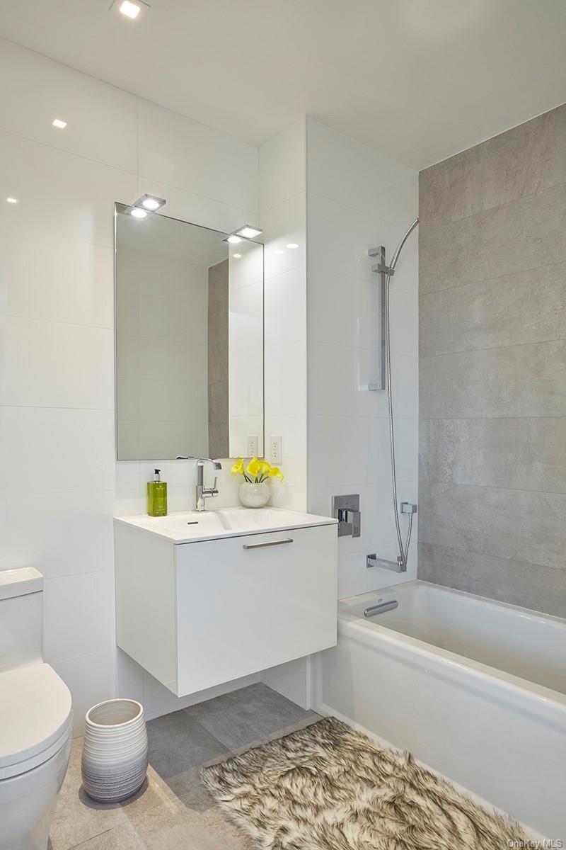 2412 42nd Road 6D+S15