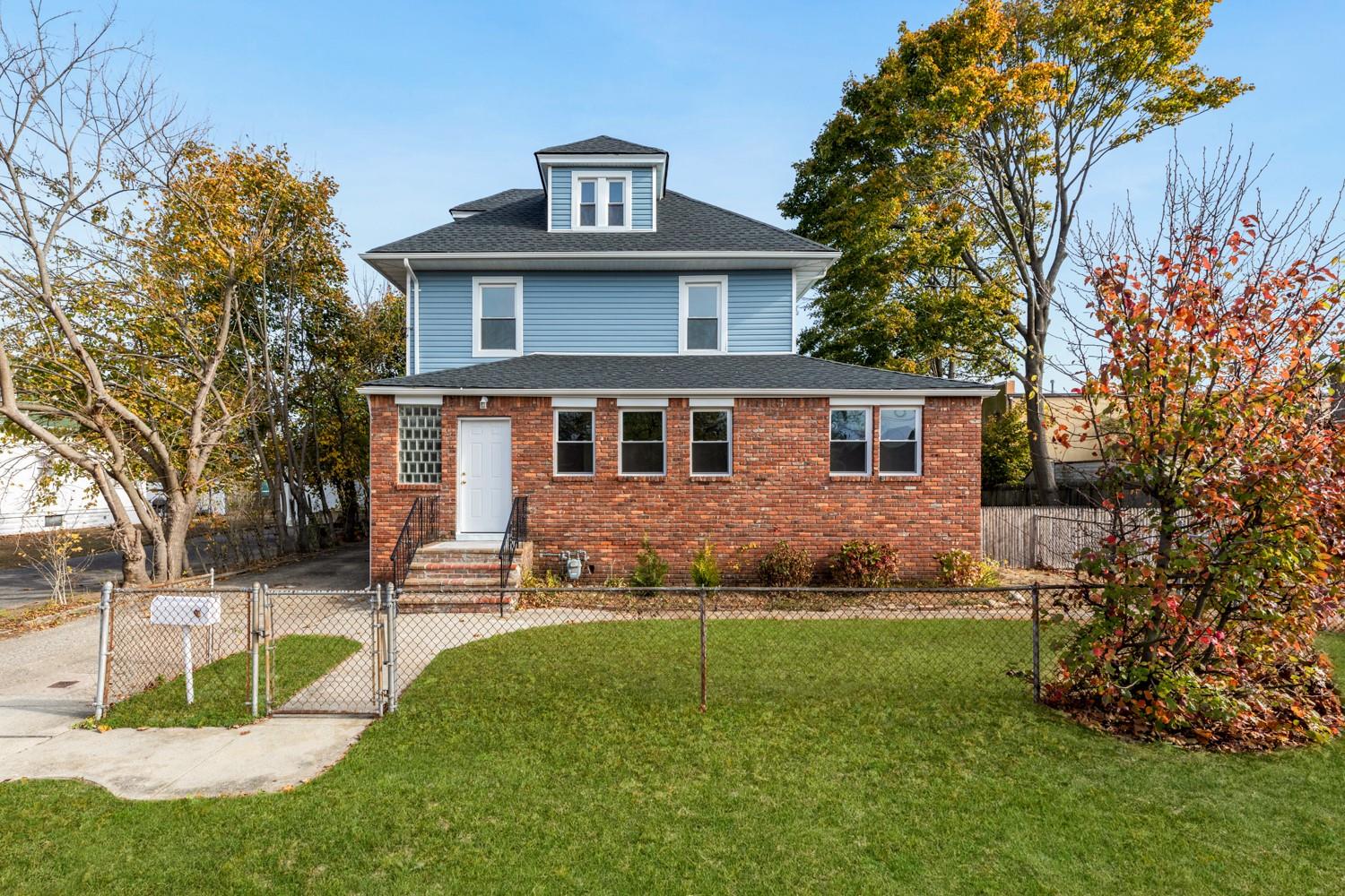 30 Verazzano Avenue, Copiague, New York image 1