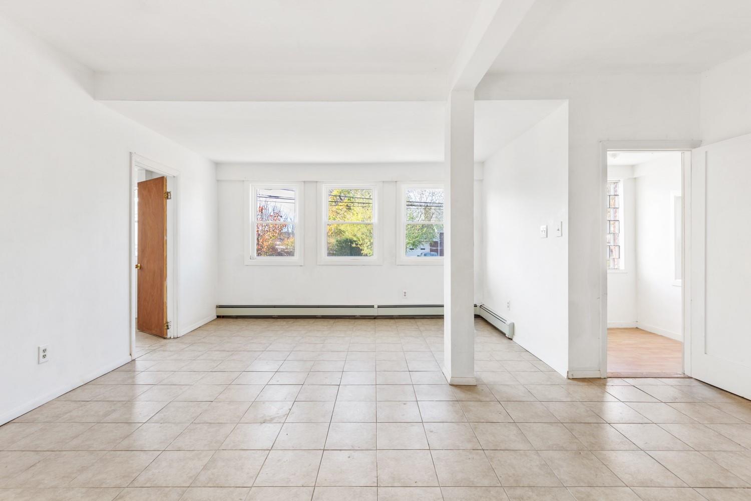 30 Verazzano Avenue, Copiague, New York image 4