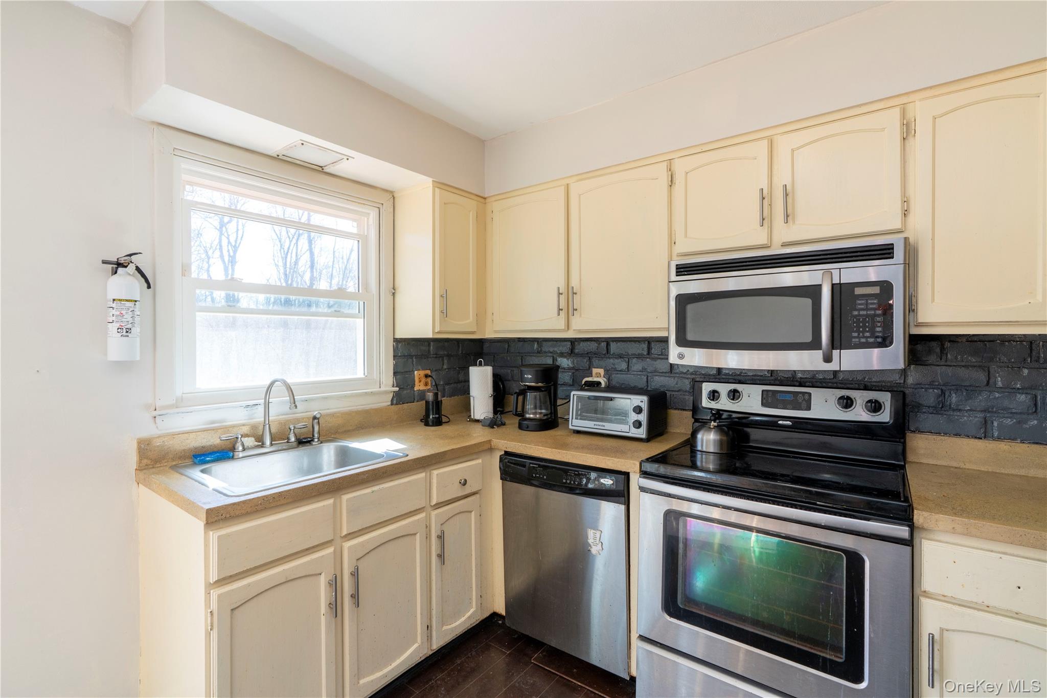 122 S Vacation Drive