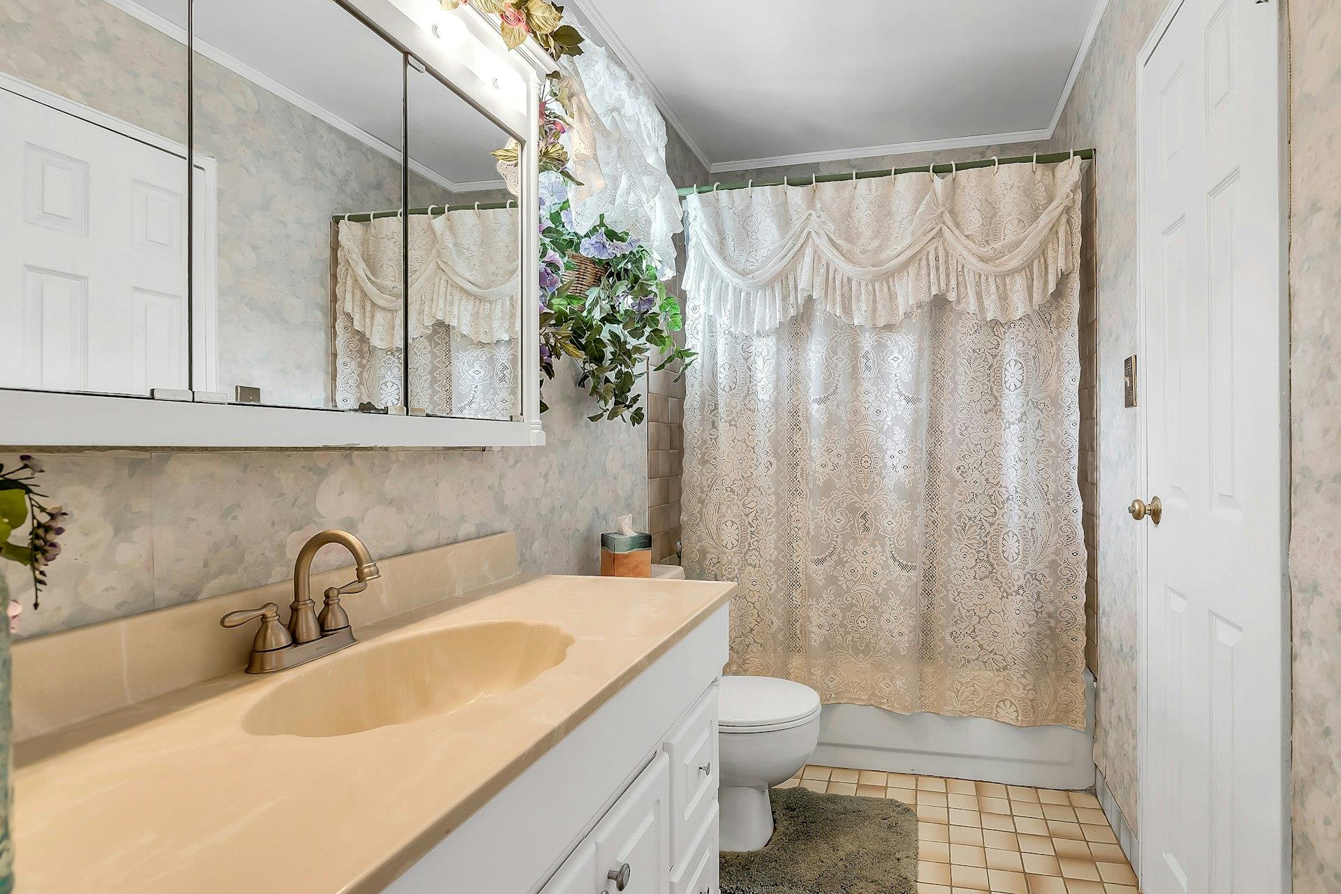 258 Timberpoint Road, East Islip, New York image 33