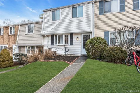 117 Hill Spur Calverton NY 11933