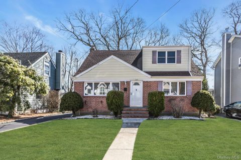 1844 Old Mill Road Merrick NY 11566