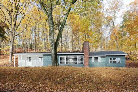 84 Pine Hill Road Chester NY 10918