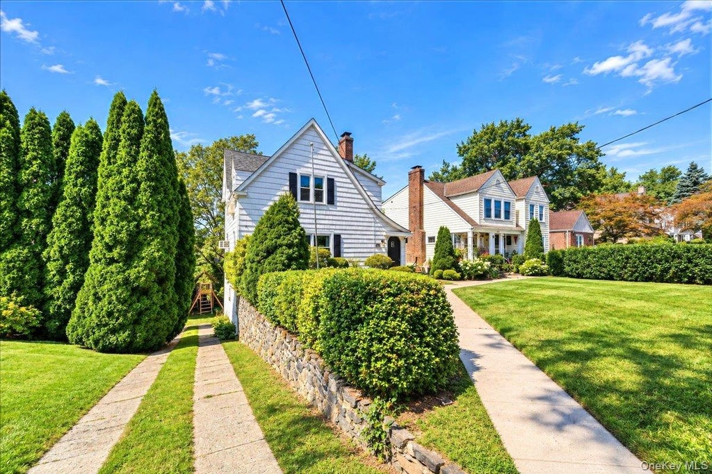 Photo of 201 Park Drive, Eastchester, NY 10709 (MLS # 1052207)