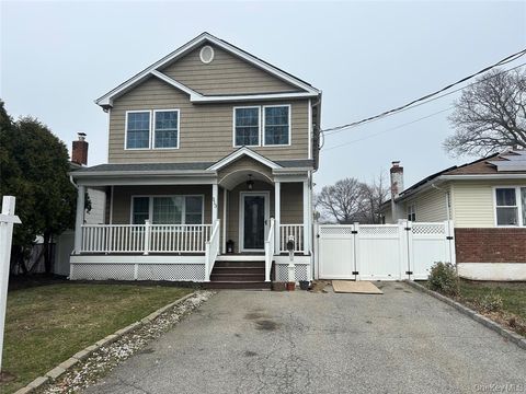 Photo of 313 Lexington Avenue, West Babylon, NY 11704 (MLS # 927956)