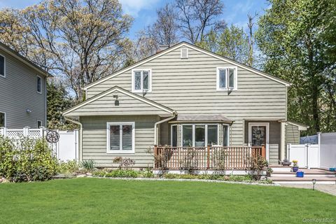 Photo of 73 Bellecrest Avenue, East Northport, NY 11731 (MLS # 988795)