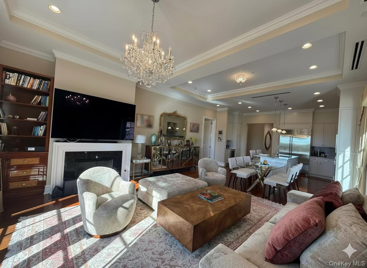 6000 Royal Court 6303