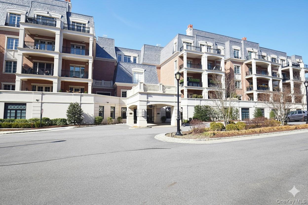 6000 Royal Court 6303