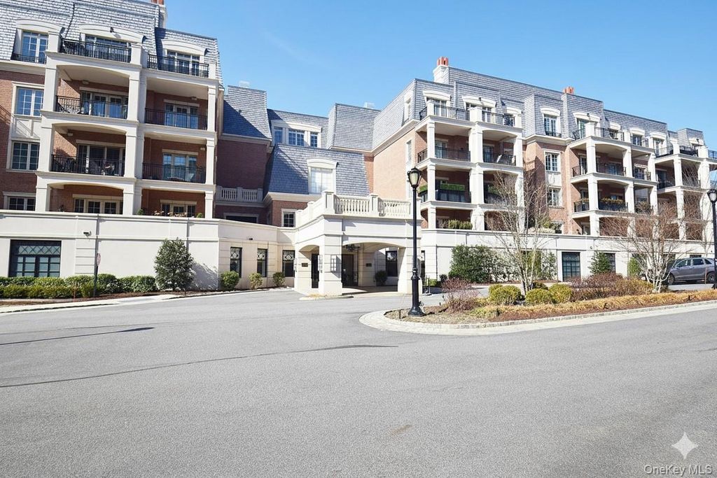 Photo of 6000 Royal Court #6303, North Hills, NY 11040 (MLS # 921923)