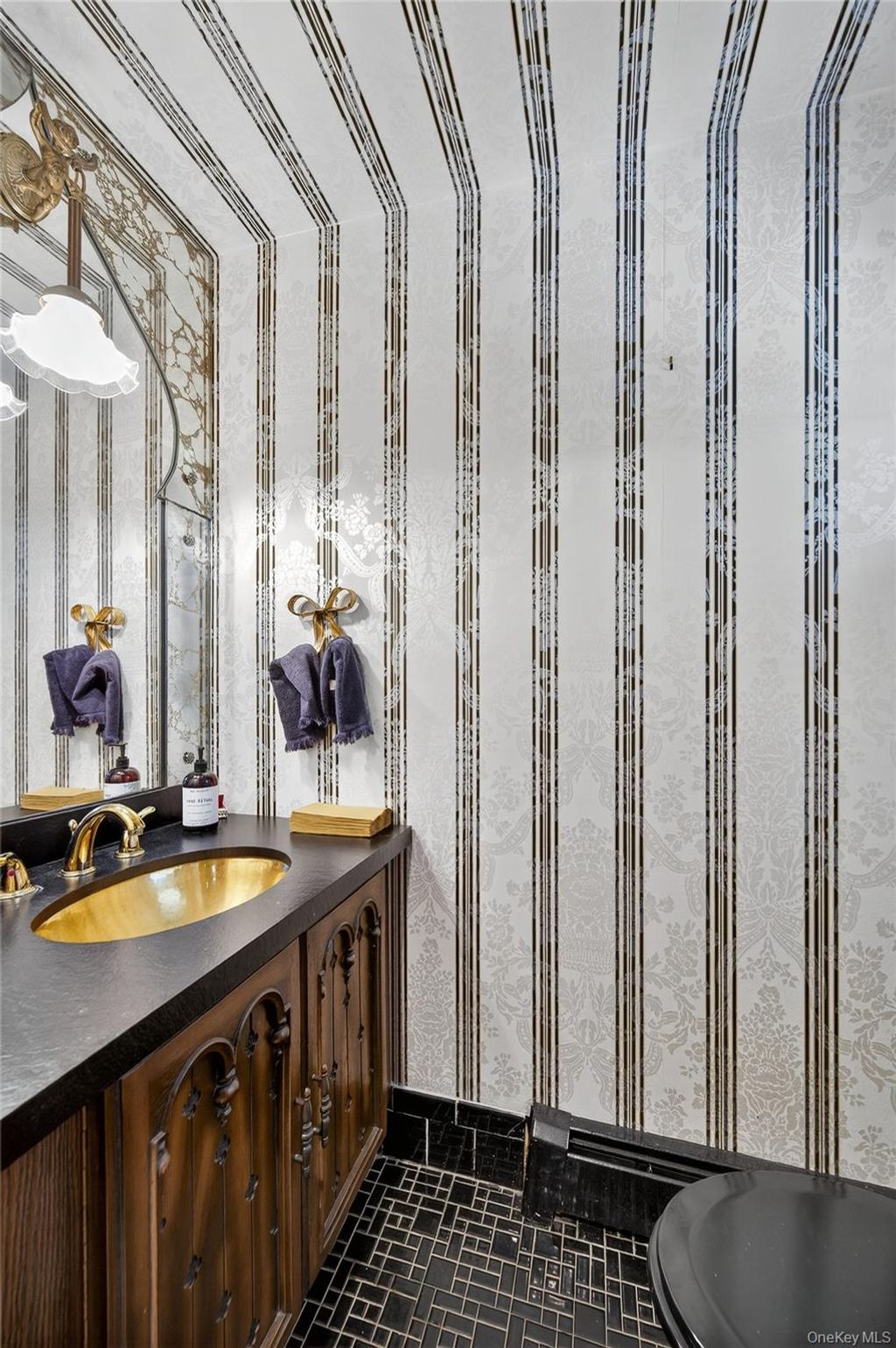 Photo of 73 Reed Drive, Roslyn, NY 11576 (MLS # 920804)