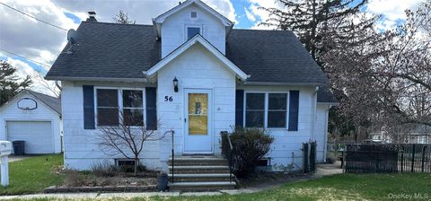 Photo of 56 Waverly Avenue, Smithtown, NY 11787 (MLS # 983288)