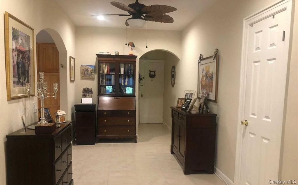 Photo of 29 Woodmere Boulevard #2B, Woodmere, NY 11598 (MLS # 963927)