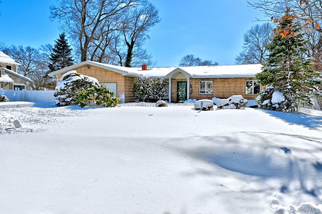 Photo of 16 Hempstead Street, Holtsville, NY 11742 (MLS # 965190)