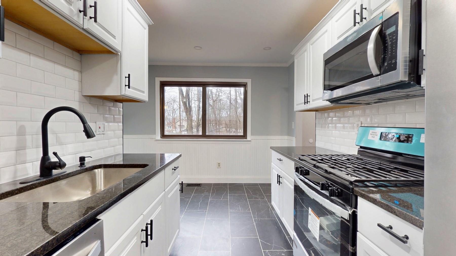 26 Redwood Drive, Woodbury, New York image 7