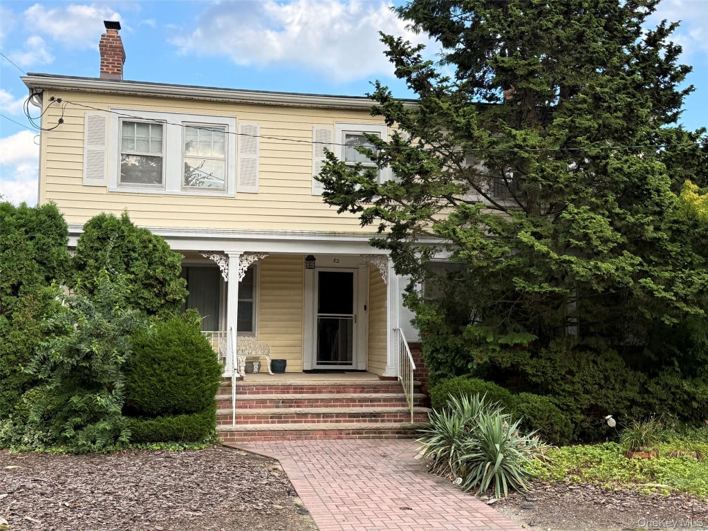 Photo of 82 Auerbach Lane, Lawrence, NY 11559 (MLS # 1047904)