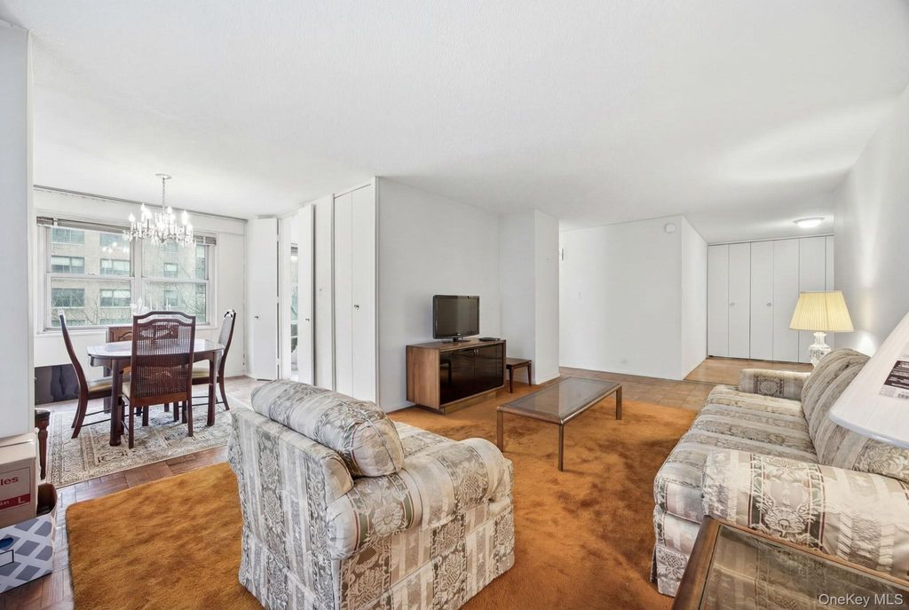 Photo of 300 E 40th Street #4T, New York (Manhattan), NY 10016 (MLS # 965782)