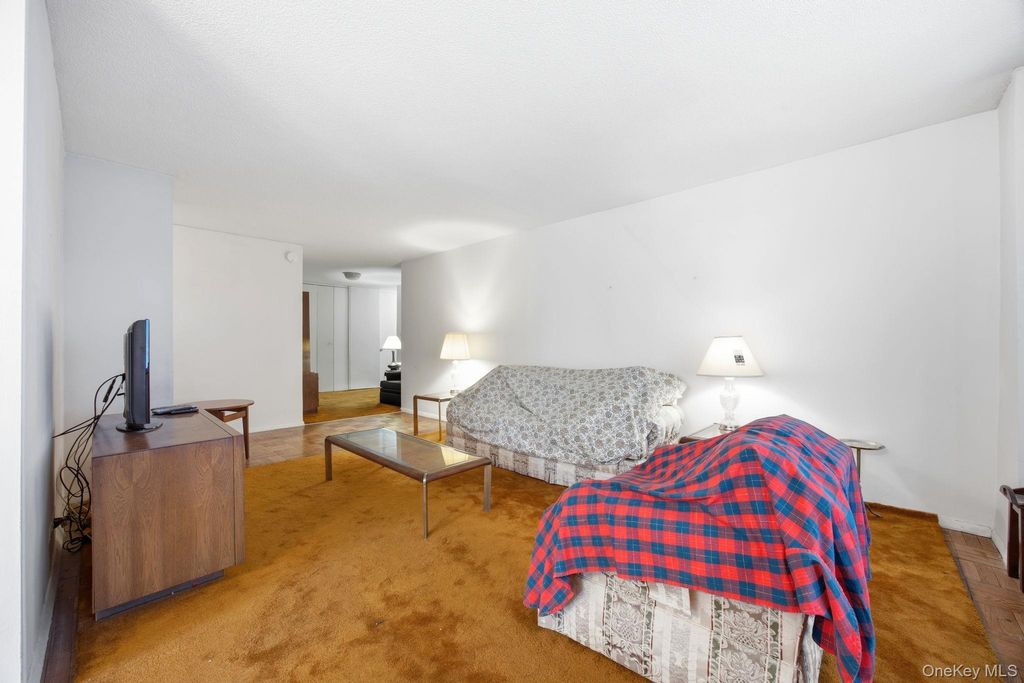 Photo of 300 E 40th Street #4T, New York (Manhattan), NY 10016 (MLS # 965782)