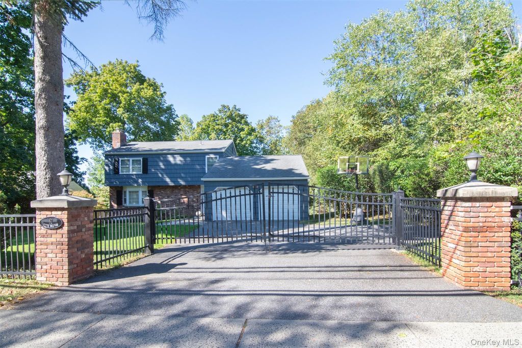 Photo of 81 N Broadway, Irvington, NY 10533 (MLS # 955727)