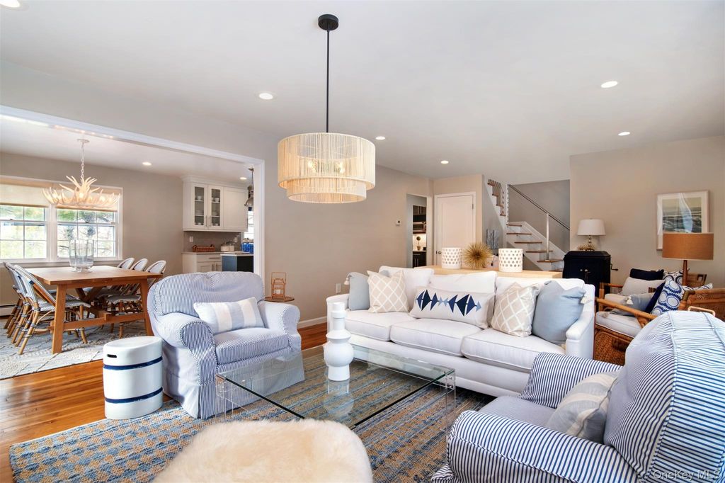 Photo of 81 N Broadway, Irvington, NY 10533 (MLS # 955727)