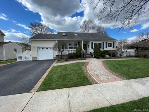 16 W Oak Street Farmingdale NY 11735