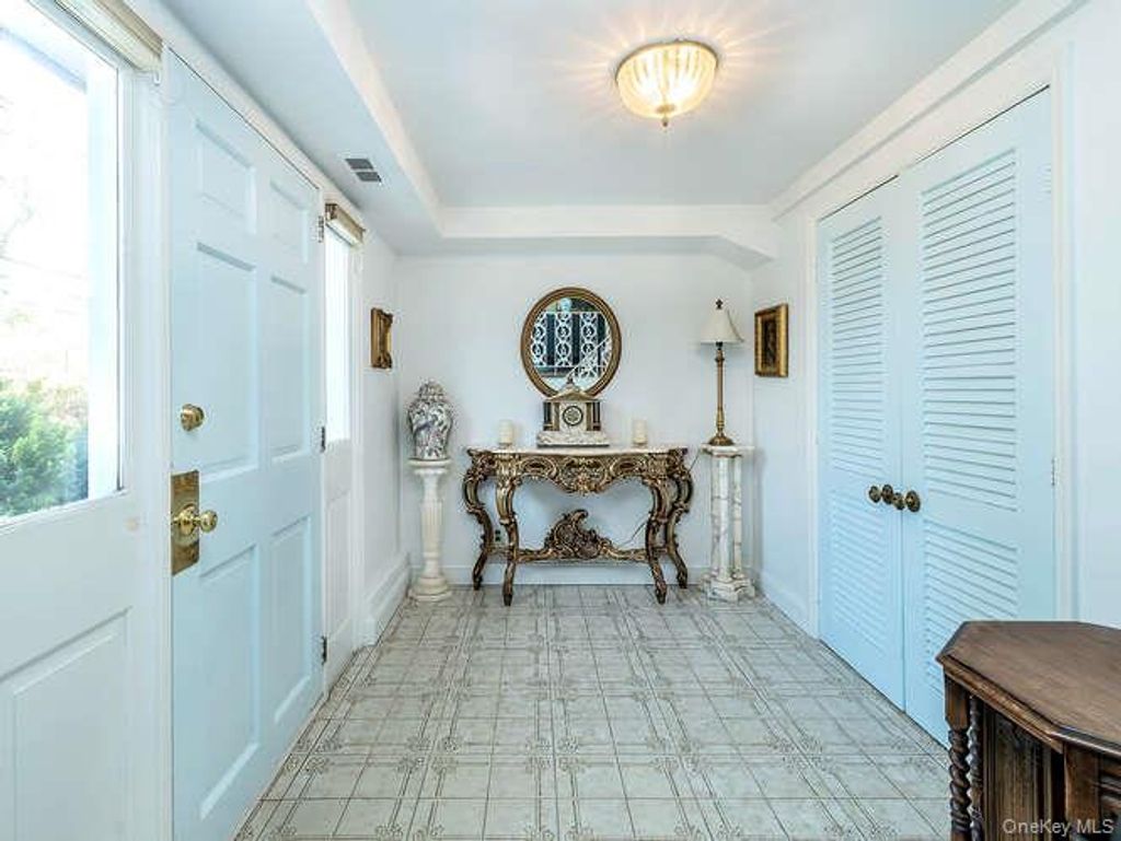 Photo of 1106 Glen Cove Avenue, Glen Head, NY 11545 (MLS # 986756)